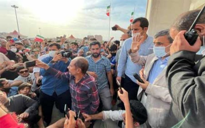 ضدانقلاب کسانی هستند که شرایط کشور را به وضعی درآوردند که اکثر مردم ناراضی و ناراحت اند ضدانقلاب کسانی هستند که شرایط کشور را به وضعی درآوردند که اکثر مردم ناراضی و ناراحت اند